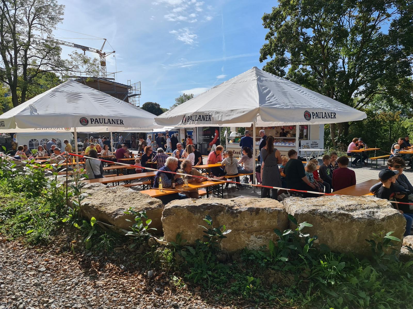 Live-Musik beim Kürbisfest in Kirchberg! 🎵 Genieße herbstliche Klänge inmitten der Kürbispracht. Ein Tag voller Musik, Spaß und kulinarischer Köstlichkeiten erwartet dich. Komm vorbei und erlebe unvergessliche Momente!